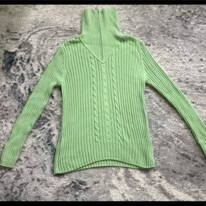 Liz&co green turtle neck